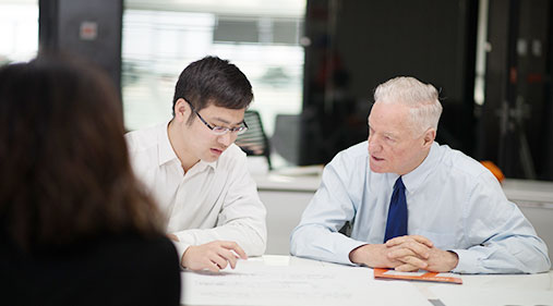 定期开展内部抽查、自查、风险评估和合规审计，评价合规风险控制措施的有效性，持续优化合规管理体系。 